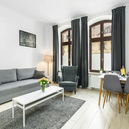 Apartment Center Saint Wojciech By Renters *
